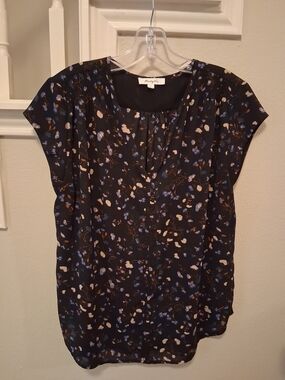 Monday Fun Navy Floral Cap-Sleeve V-Neck Blouse